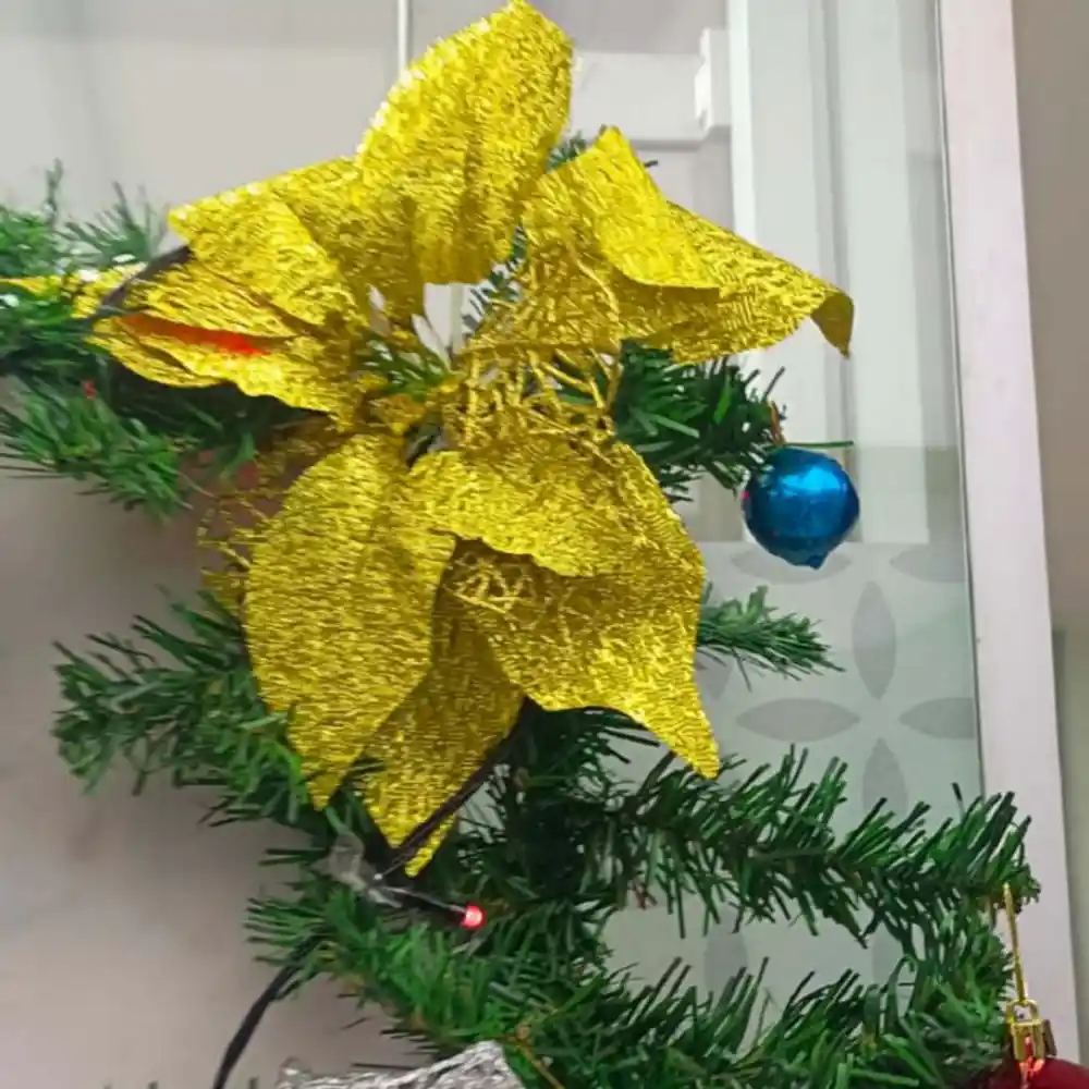 Christmas office balloon and lighting decoration
